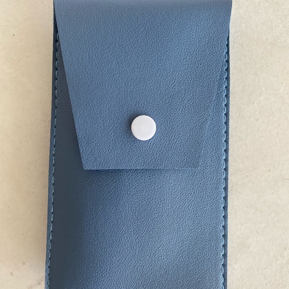 Makeup brush set perfect for travel - Picture 5 of 6